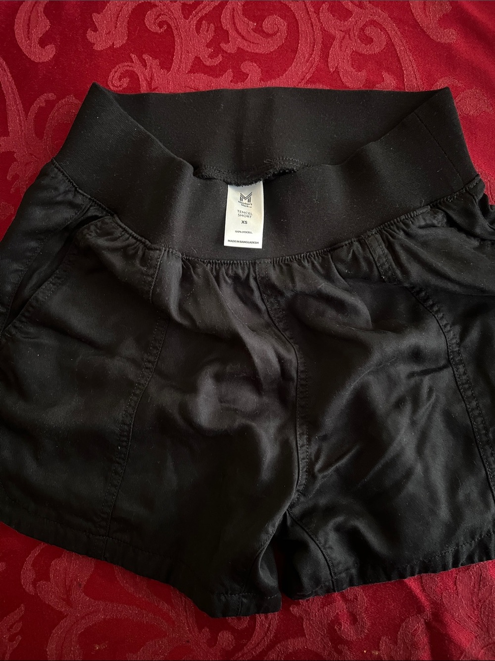 High-Waist Black Women's Pull-On Shorts